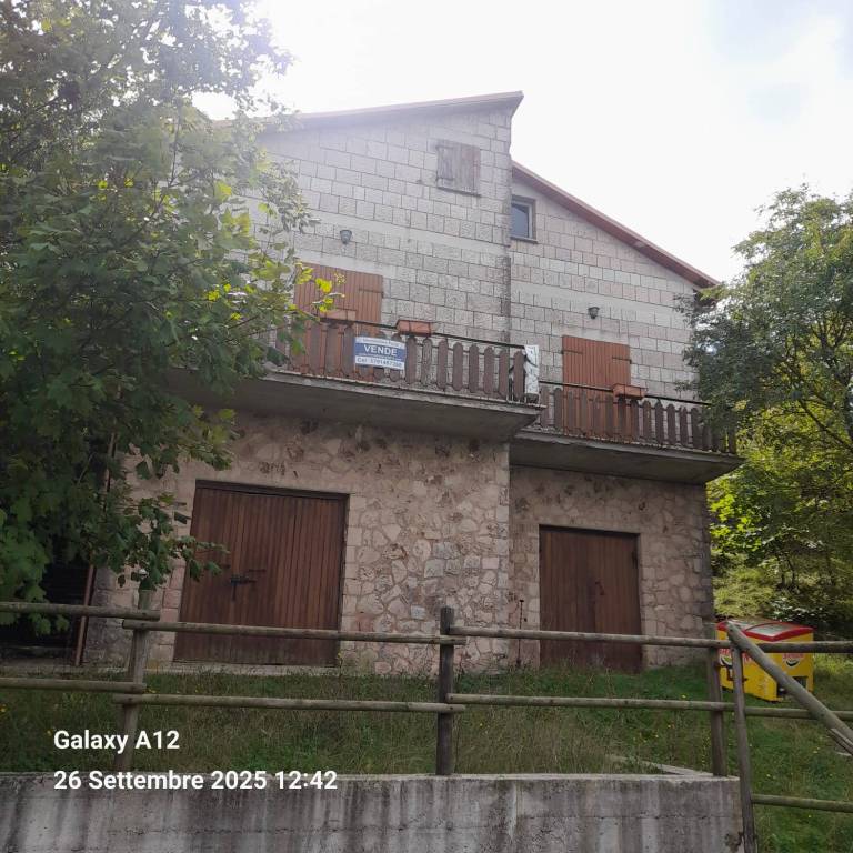 casa indipendente in vendita a Giano dell'Umbria in zona Bastardo