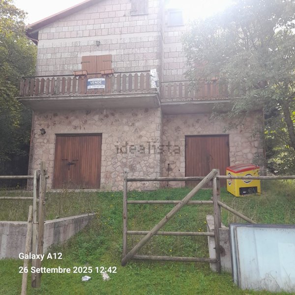 casa indipendente in vendita a Giano dell'Umbria