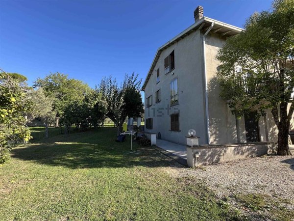 casa indipendente in vendita a Giano dell'Umbria in zona Fabbri
