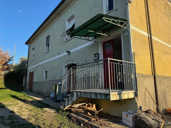 casa indipendente in vendita a Giano dell'Umbria
