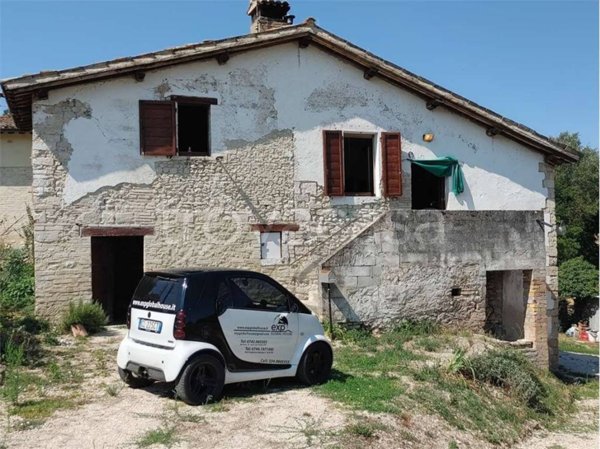 casa indipendente in vendita a Giano dell'Umbria in zona Bastardo