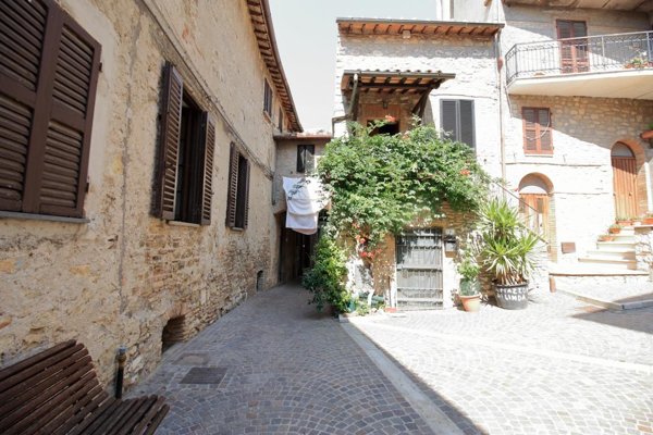 appartamento in vendita a Giano dell'Umbria in zona Montecchio