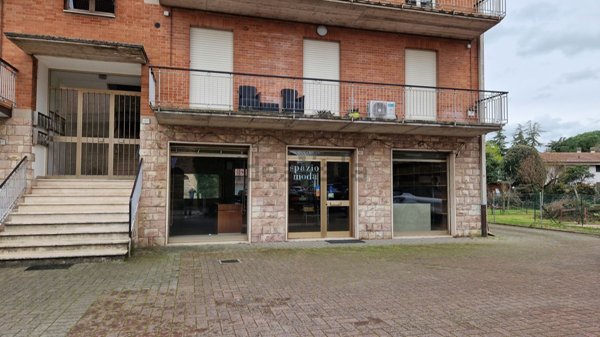 negozio in vendita a Giano dell'Umbria