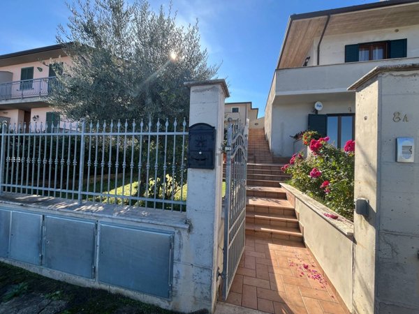 casa indipendente in vendita a Giano dell'Umbria in zona Bastardo