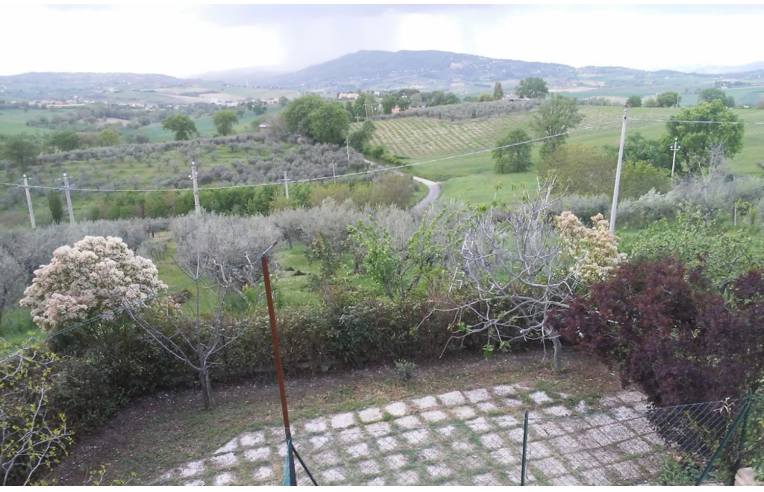 casa indipendente in vendita a Giano dell'Umbria in zona Bastardo