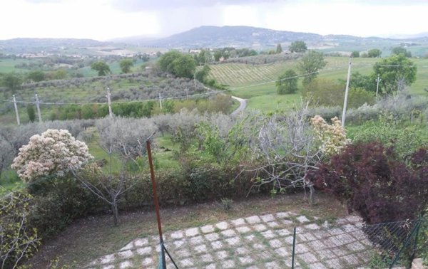 casa indipendente in vendita a Giano dell'Umbria in zona Bastardo