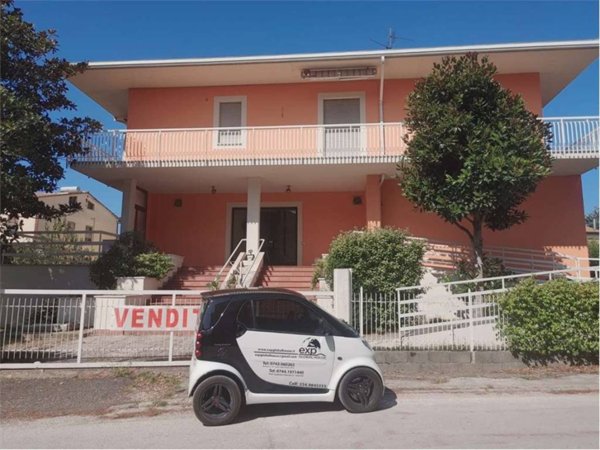 casa indipendente in vendita a Giano dell'Umbria in zona Bastardo
