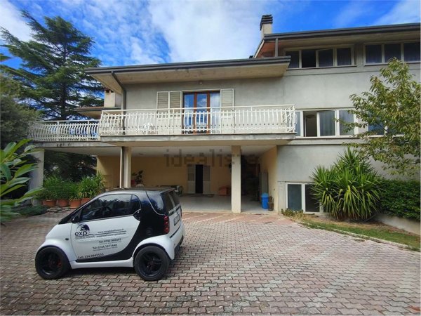 casa indipendente in vendita a Giano dell'Umbria in zona Bastardo