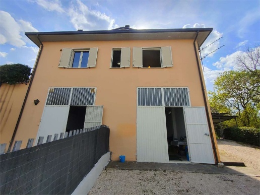 casa indipendente in vendita a Giano dell'Umbria