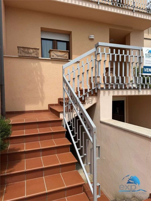 casa indipendente in vendita a Giano dell'Umbria in zona Bastardo
