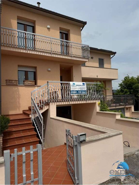 casa indipendente in vendita a Giano dell'Umbria in zona Bastardo
