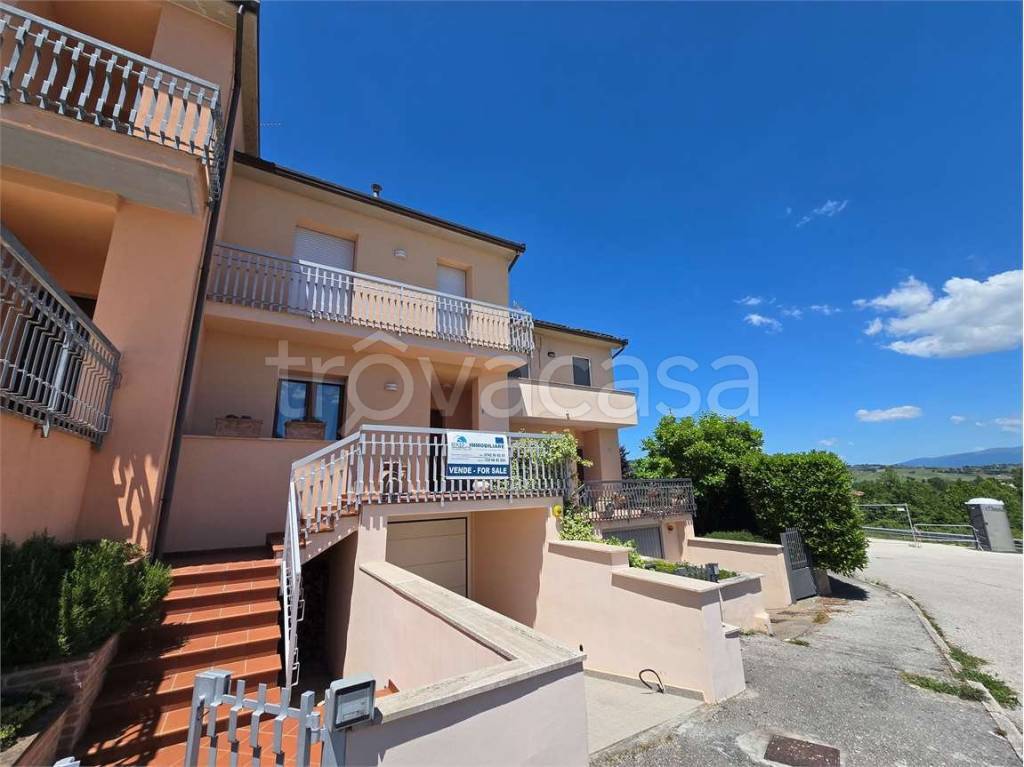 casa indipendente in vendita a Giano dell'Umbria in zona Bastardo