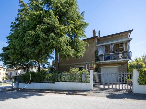casa indipendente in vendita a Giano dell'Umbria in zona Bastardo
