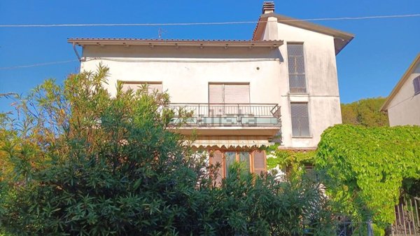 appartamento in vendita a Giano dell'Umbria in zona Bastardo