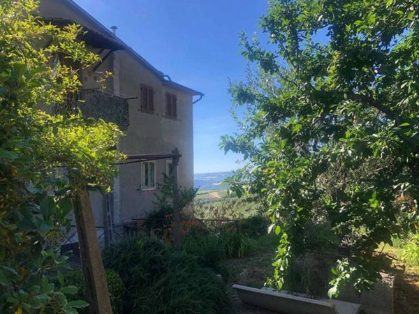 appartamento in vendita a Giano dell'Umbria in zona Montecchio