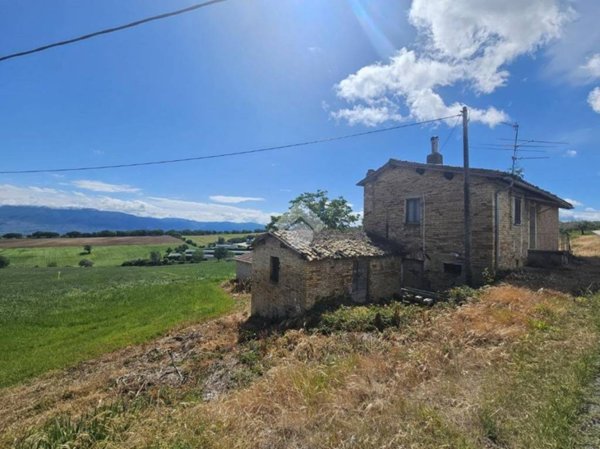 casa indipendente in vendita a Giano dell'Umbria