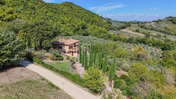 casa indipendente in vendita a Giano dell'Umbria in zona Castagnola