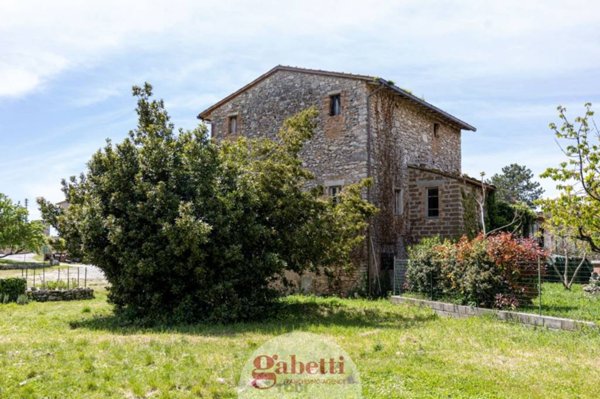 casa indipendente in vendita a Gualdo Cattaneo in zona Grutti