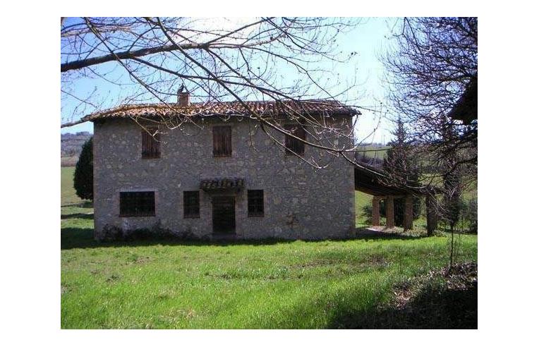 casa indipendente in vendita a Gualdo Cattaneo in zona San Terenziano