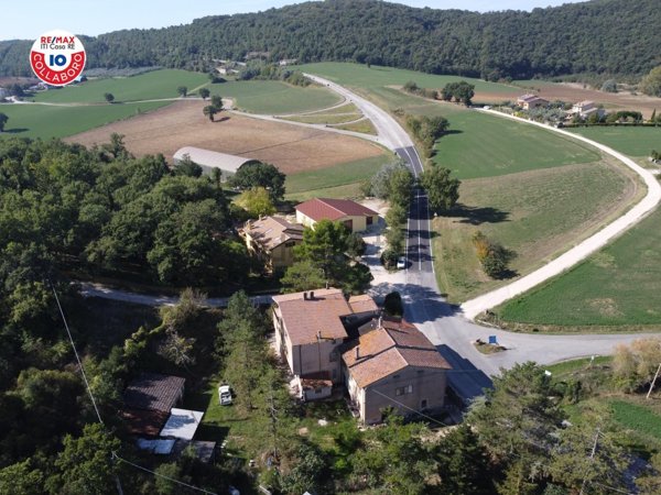appartamento in vendita a Gualdo Cattaneo in zona Torri