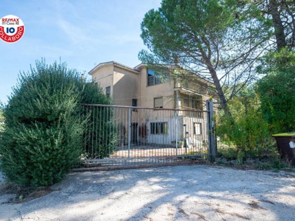appartamento in vendita a Gualdo Cattaneo in zona Torri