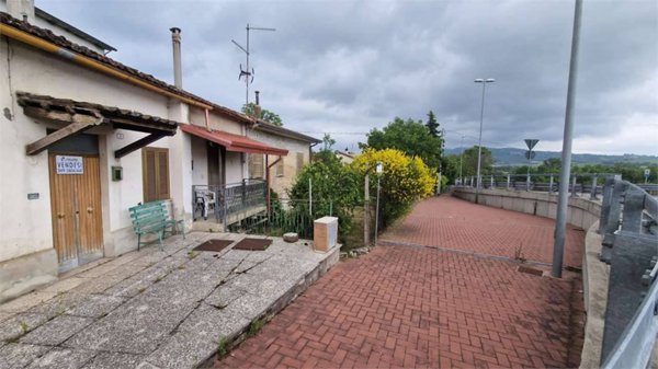 casa indipendente in vendita a Gualdo Cattaneo in zona Pozzo