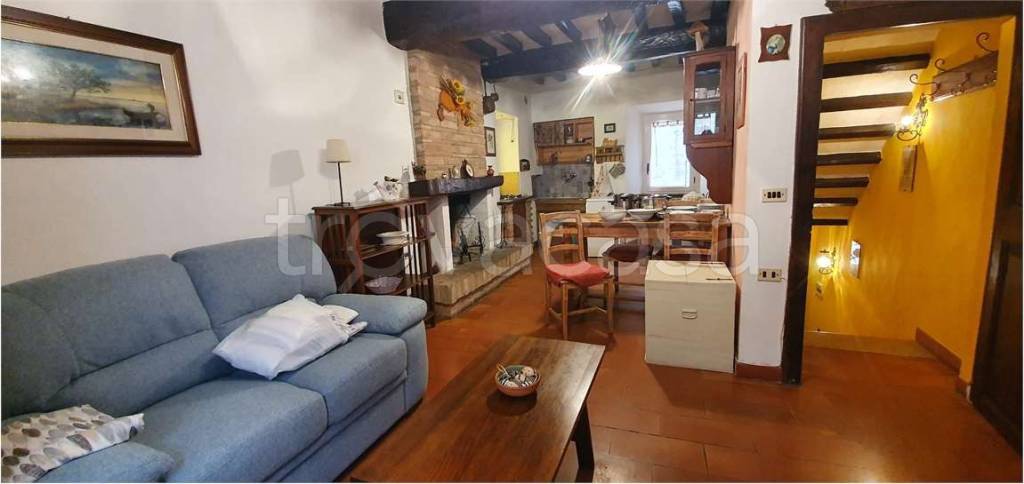 casa indipendente in vendita a Gualdo Cattaneo in zona San Terenziano