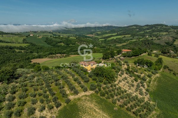 casa indipendente in vendita a Gualdo Cattaneo in zona San Terenziano