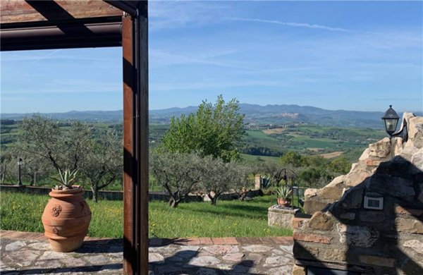casa indipendente in vendita a Gualdo Cattaneo in zona Grutti