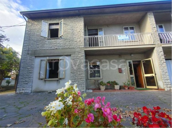 casa indipendente in vendita a Gualdo Cattaneo in zona San Terenziano