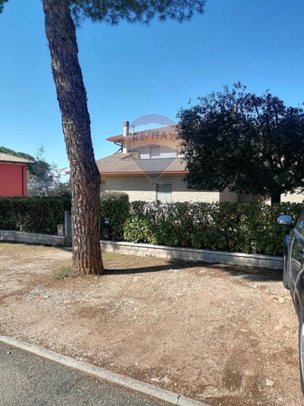 appartamento in vendita a Gualdo Cattaneo in zona San Terenziano