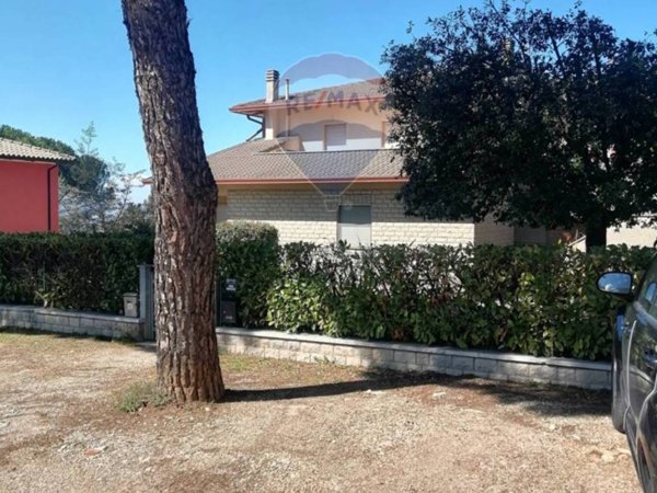 appartamento in vendita a Gualdo Cattaneo in zona San Terenziano