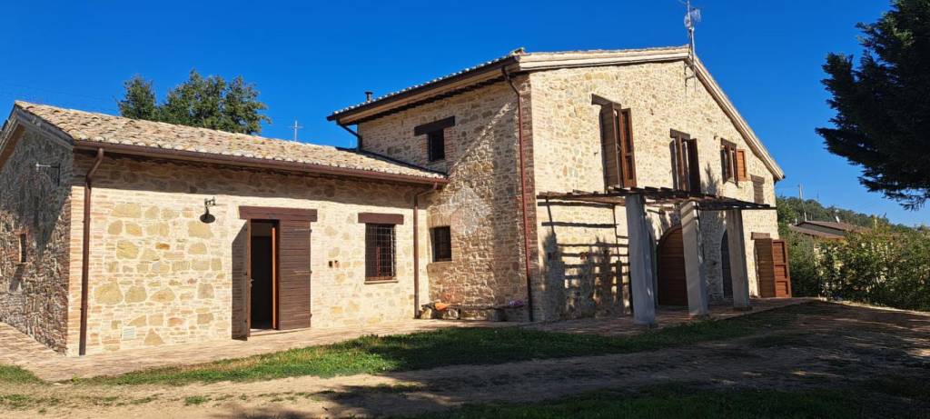 casa indipendente in vendita a Gualdo Cattaneo