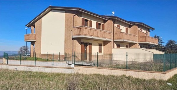 casa indipendente in vendita a Gualdo Cattaneo in zona San Terenziano