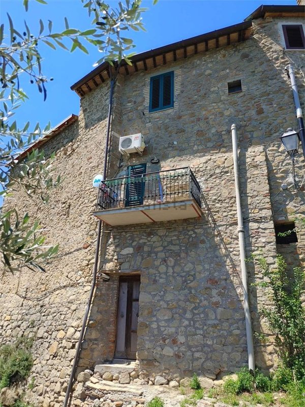 casa semindipendente in vendita a Gualdo Cattaneo in zona Pozzo