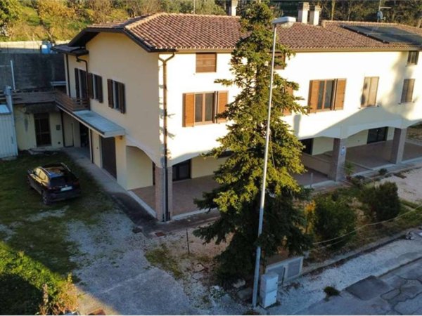 casa indipendente in vendita a Gualdo Cattaneo