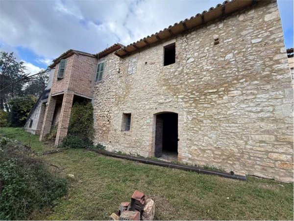 casa indipendente in vendita a Gualdo Cattaneo in zona Torri