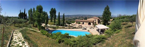 casa indipendente in vendita a Gualdo Cattaneo in zona Pozzo