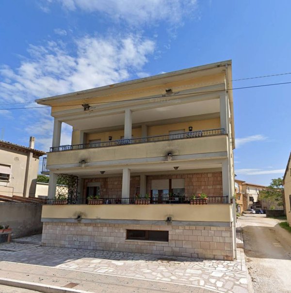 appartamento in vendita a Gualdo Cattaneo in zona Grutti