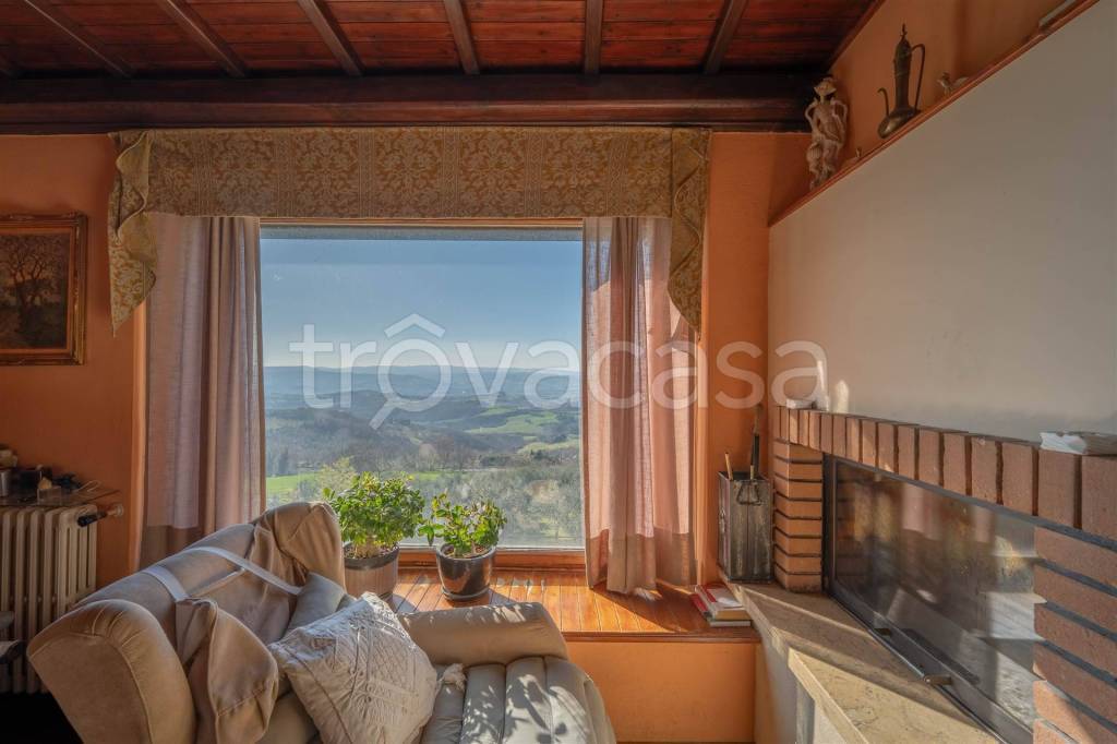 casa indipendente in vendita a Gualdo Cattaneo in zona San Terenziano
