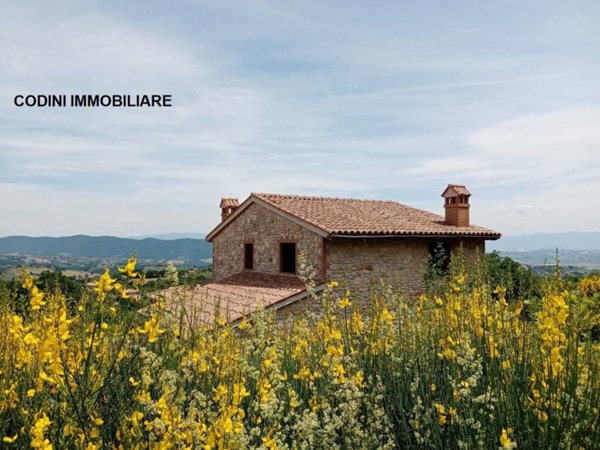 casa indipendente in vendita a Gualdo Cattaneo in zona San Terenziano