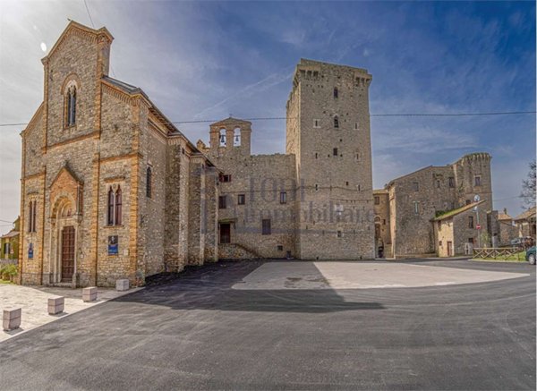 villa in vendita a Gualdo Cattaneo in zona Grutti