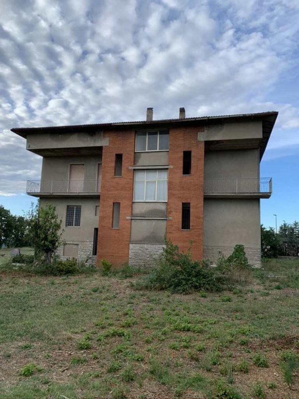 casa indipendente in vendita a Gualdo Cattaneo in zona San Terenziano