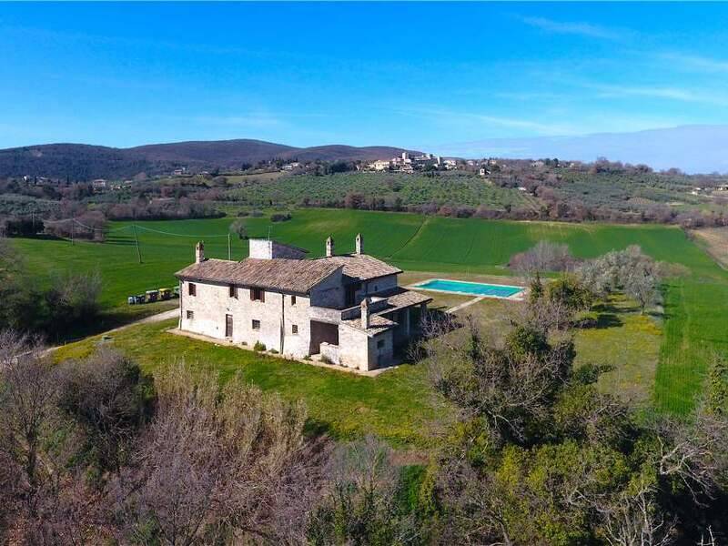 casa indipendente in vendita a Gualdo Cattaneo in zona Torri