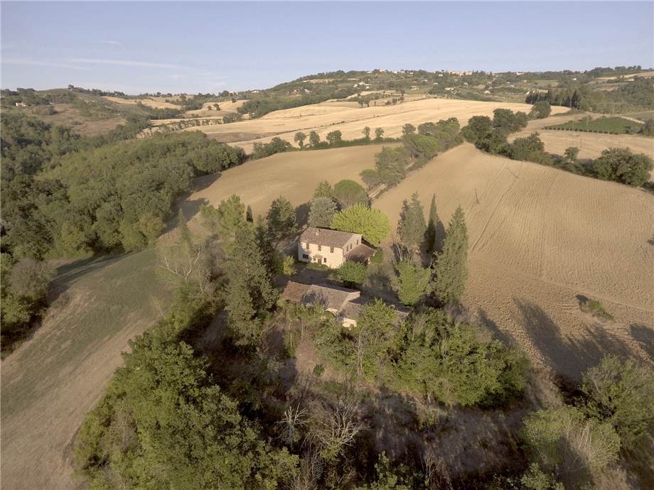 casa indipendente in vendita a Gualdo Cattaneo in zona San Terenziano