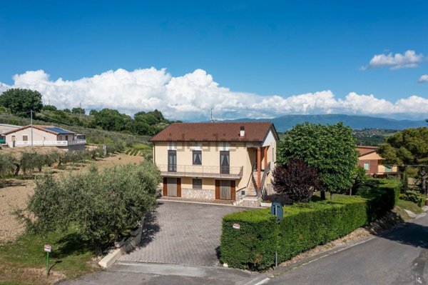 casa indipendente in vendita a Gualdo Cattaneo