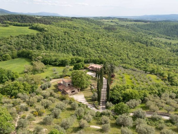 casa indipendente in vendita a Gualdo Cattaneo in zona Grutti