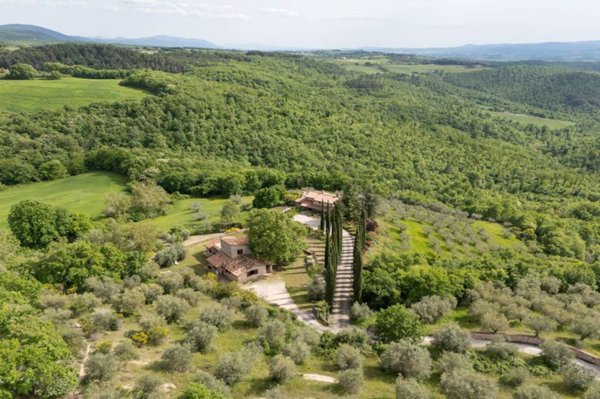 casa indipendente in vendita a Gualdo Cattaneo in zona Grutti