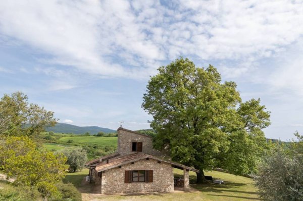 casa indipendente in vendita a Gualdo Cattaneo in zona Grutti