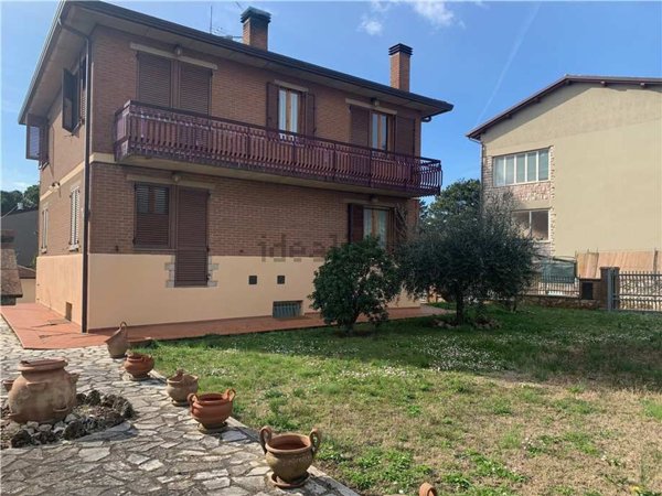casa indipendente in vendita a Gualdo Cattaneo in zona San Terenziano